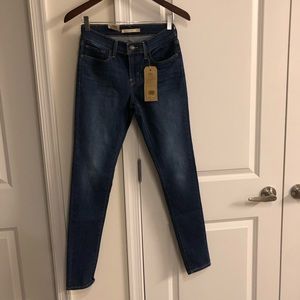 NWT LEVIS SUPER SKINNY SCULPT SIZE 27